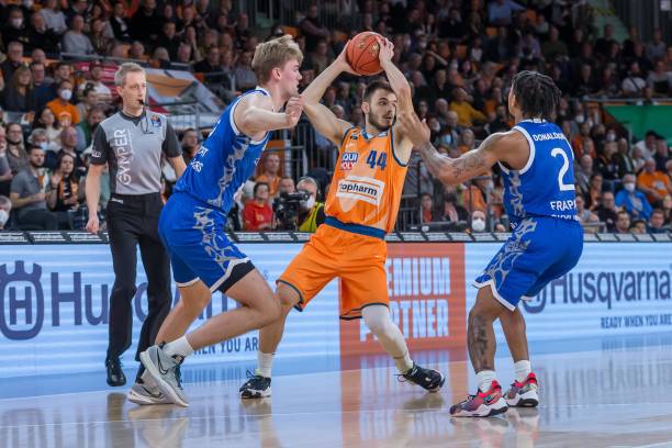 但在防守衔 但在防守衔