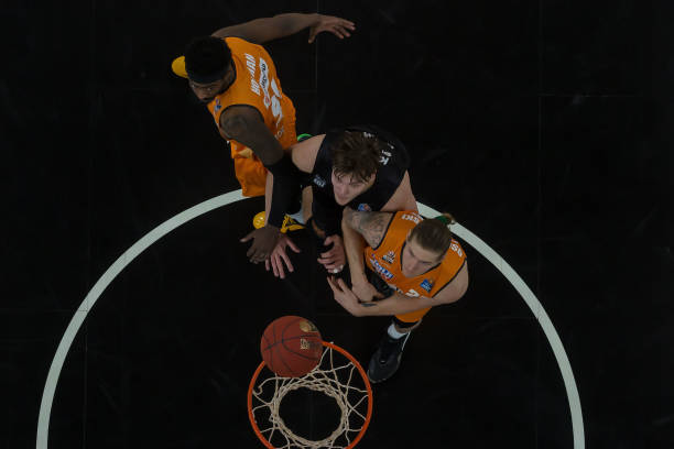 形成了一股 形成了一股