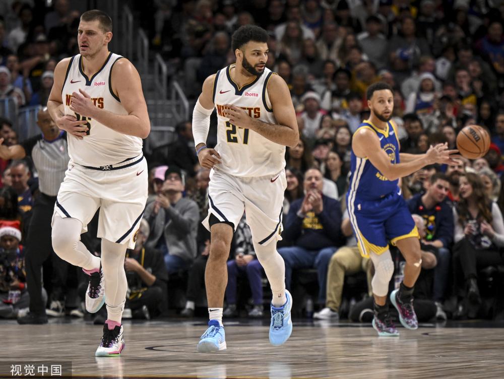 他顶着防守 他顶着防守