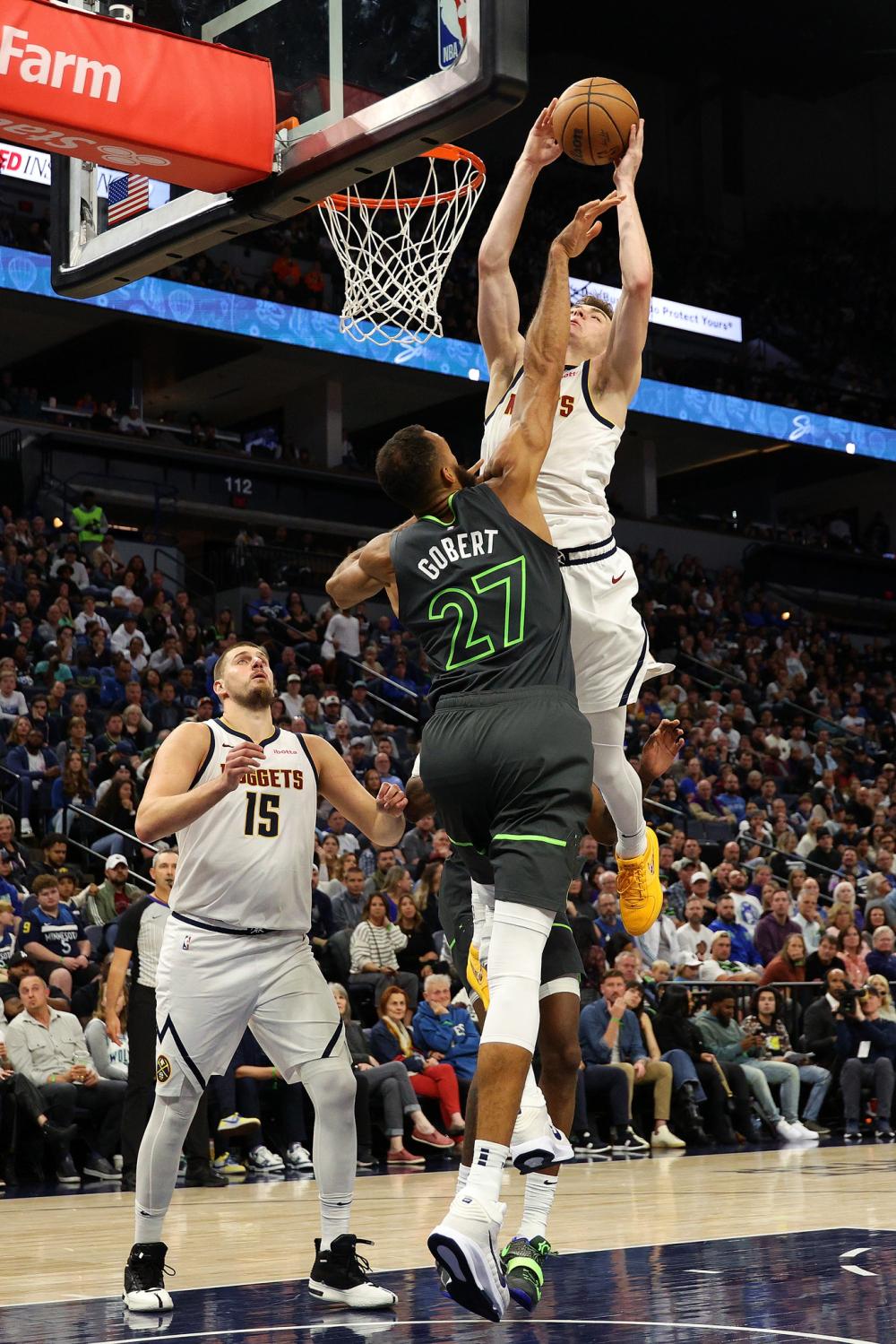 在这片绿茵 在这片绿茵